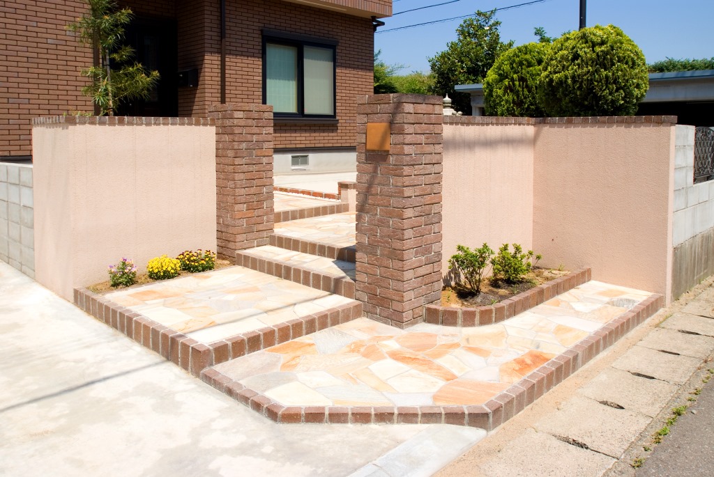 福井県 福井市 おしゃれな門柱 外構 エクステリアのことならリバーフォレストへ ガーデニング 外構工事 お庭をお考えの方