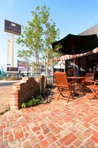 レンガ敷ﾋﾞﾝﾃｰｼﾞ