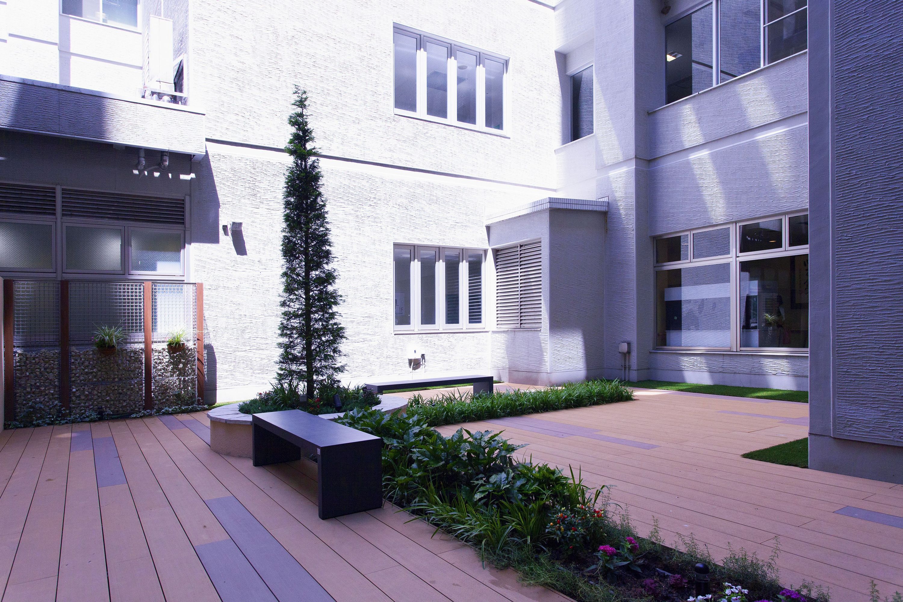 中庭を憩いの場にリフォーム 外構 エクステリアのことならリバーフォレストへ ガーデニング 外構工事 お庭をお考えの方